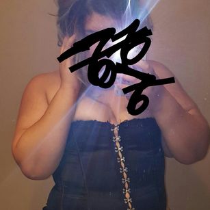 Model - VanaBradley dirty