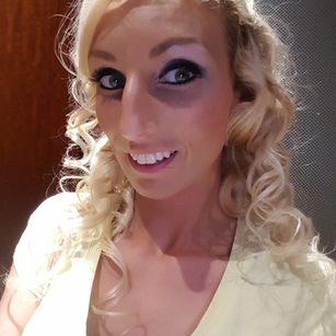 Model - LeeannaLove 1