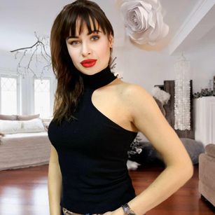 Model - LiaLove beautiful