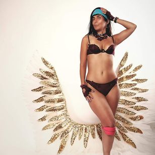 Model - BrandiCutie striptease