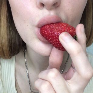 Model - JuicyKitty blowjob