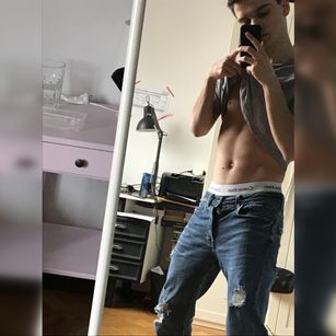 Model - alex81743 feet