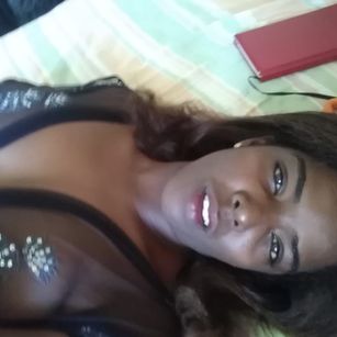 Model - SabrinaSayonaria gumshot