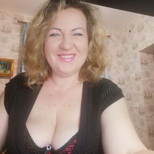 Model - VictoriaLips Blonde