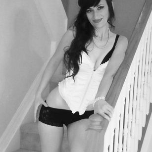 Model - Mia Snow trimmed