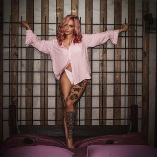 Model - Nensy_X awesomeshow