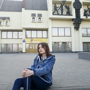 Model - Viki singlestatus