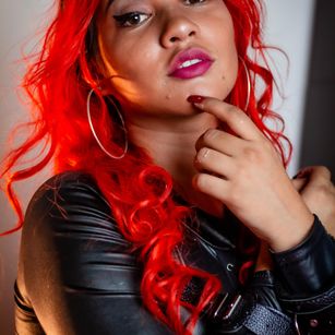 Model - Dulce Lu dildo