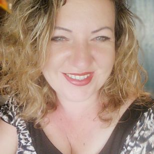 Model - VictoriaLips smile