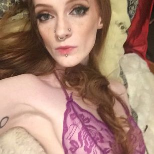 Model - Carrie_bb petite