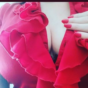 Model - Dominatrix Dinah boobs