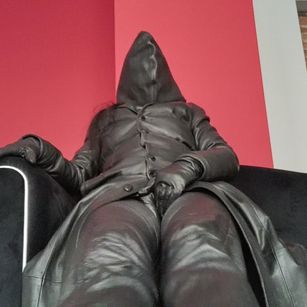 Model - Dominatrix Dinah fetish