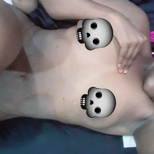 Model - Esbell young