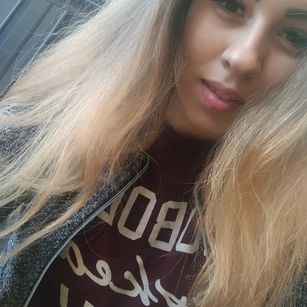 Model - HotTwix bigtits