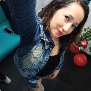 Model - emily poppy anal