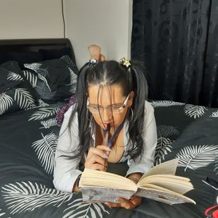 Model - KathiSquirt Tetas