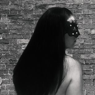 Model - SharonReich striptease