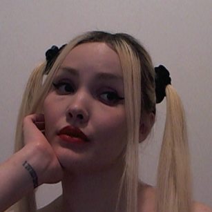 Model - LilithRose Blonde