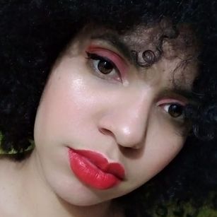 Model - Niky Gold Funny