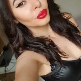 Model - BlackQueen69 femdom