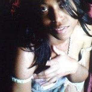 Model - Syrinx Erasme black