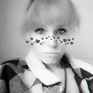 Model - SnowbunnyGQ chaturbate