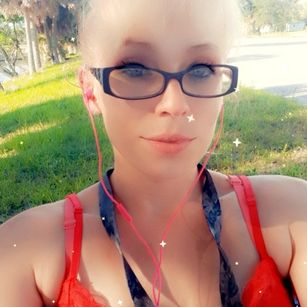 Model - SnowbunnyGQ pics