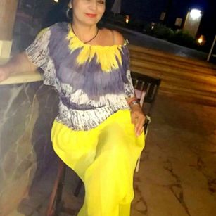 Model - WonderLina stockings