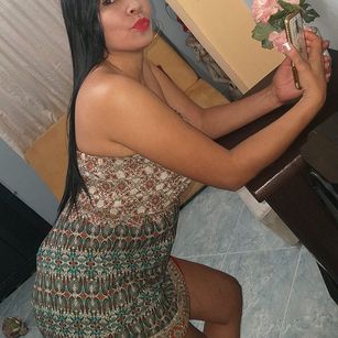 Model - Meggan Rousell latina