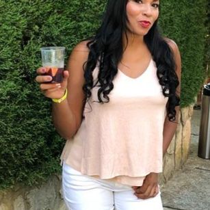 Model - Meggan Rousell caliente