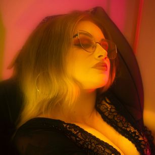 Model - Gwen DeVille tattoos