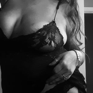 Model - Gia Costello shaved