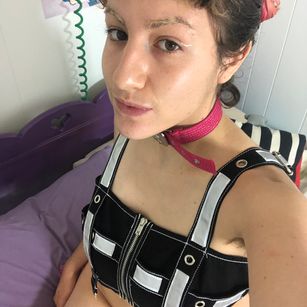 Model - Fallen Angel masturbation