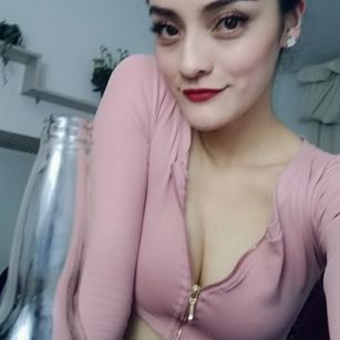 Model - Leslycat deepthroat