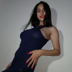 Model - alexxa cam dildo