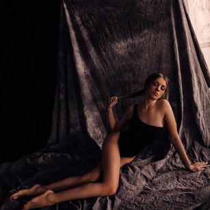 Model - Veronica orgasm