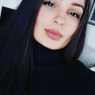 Model - DaReina deepthroat