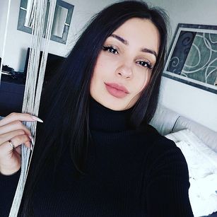 Model - DaReina petite