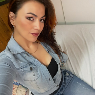 Model - Danalara feet