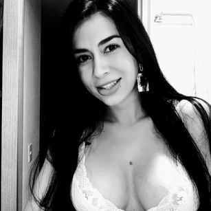 Model - Karol Meyer LOVENSE