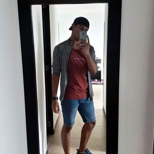 Model - Lucien Castle masturbation