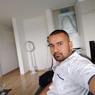 Model - Thomas Adams uncut