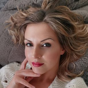 Model - LauraMinks sexy