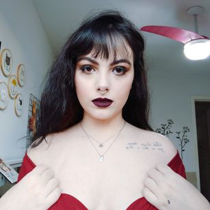 Model - Huntress Mars findom