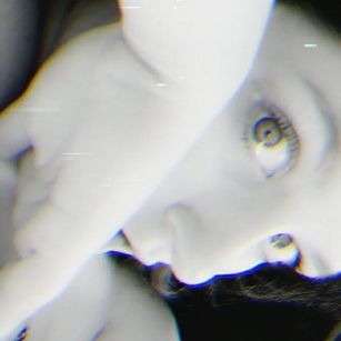 Model - DexyRed domi