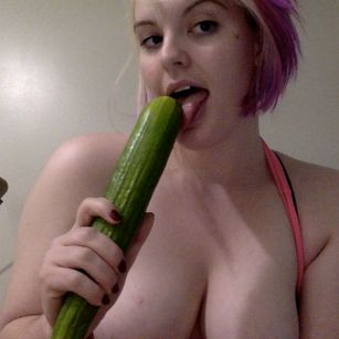 Model - SweetCreamMarie blowjob