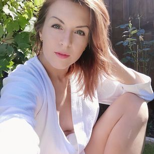 Model - LauraMinks nipples