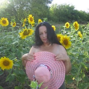 Model - BruneteBBW goodenglish