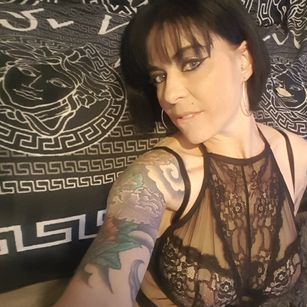 Model - Wild_milf_roxy hornymilf