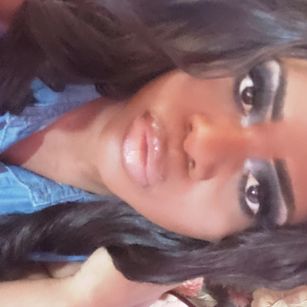 Model - love buttons Sweetheart